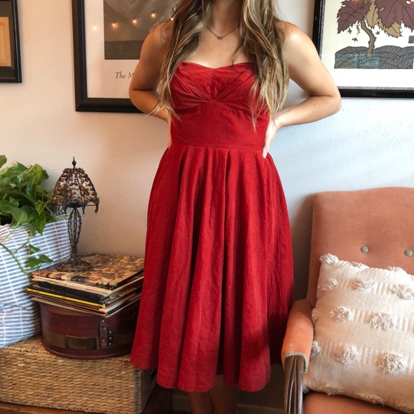 red vintage style corduroy dress - Picture 3 of 13
